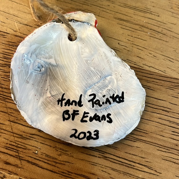 Oyster Shell Santa Ornament - Picture 2 of 3
